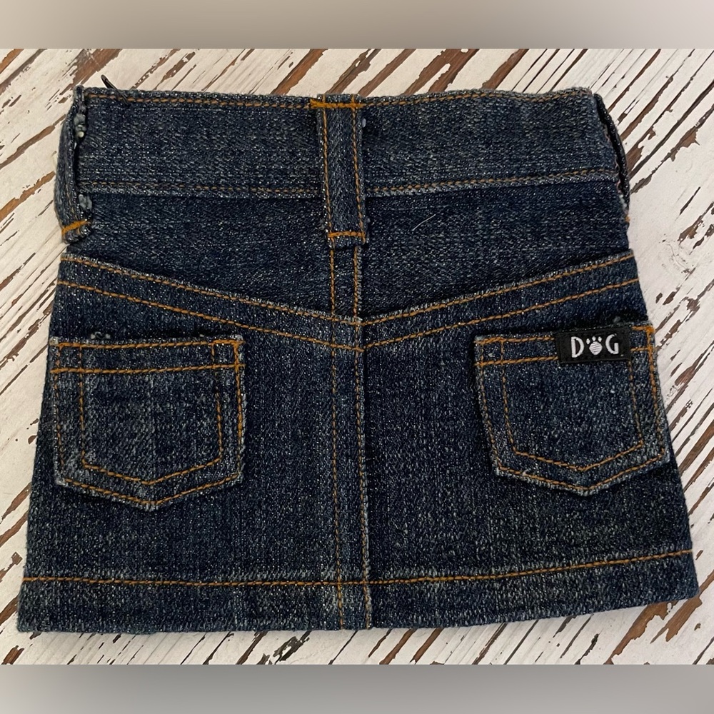 Dark Blue Denim Pet Skirt with Contrast Stitching for your pup.
XS